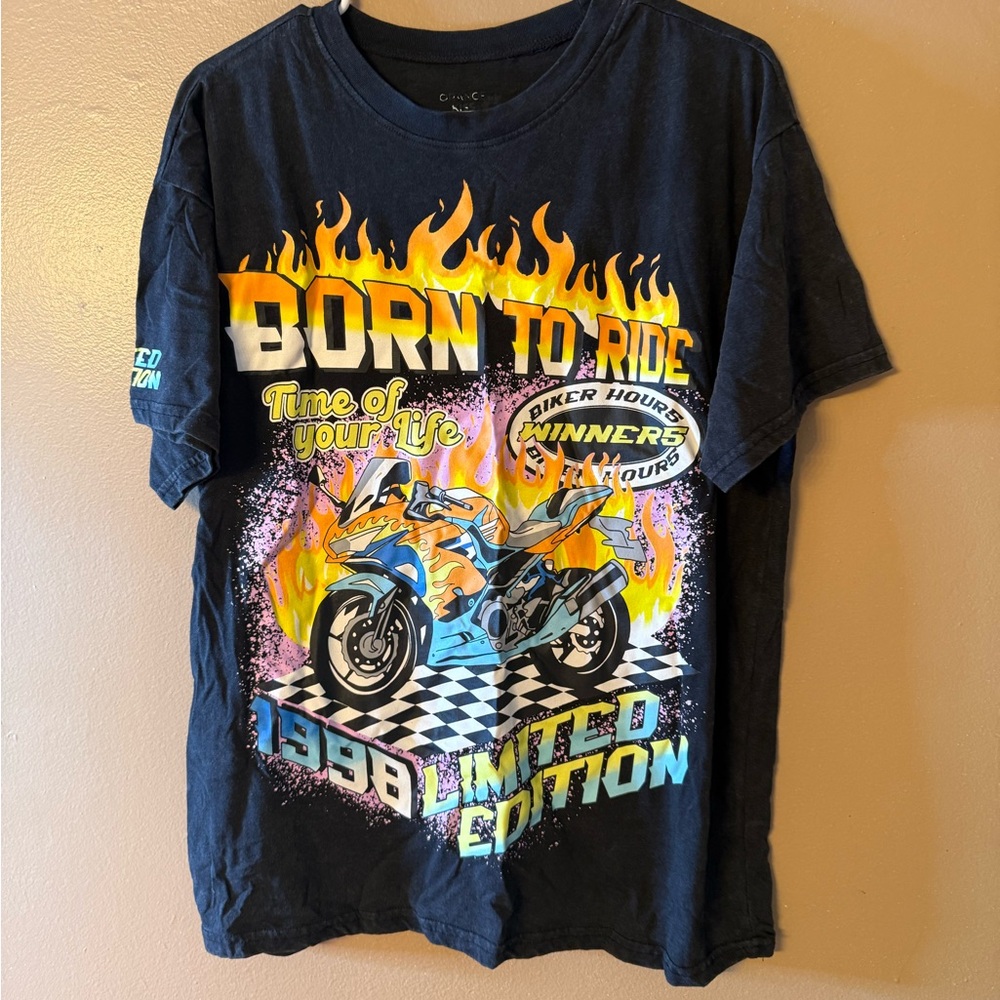 Women’s Graphic Tee